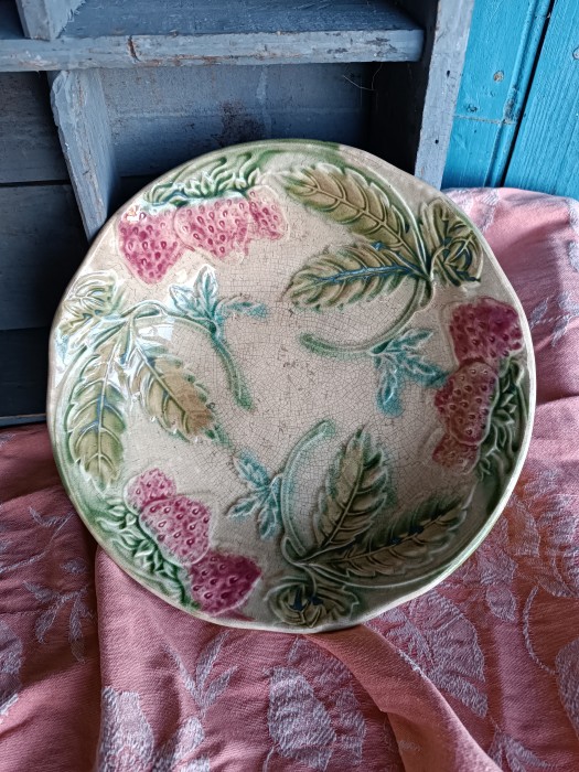 French Brocante - For Sale - Barbotine French Majolica Strawberry BowlDescription: <p>9 1/2" diameter strawberry bowl with good dark staining and crackling to the glaze</p>

<p>Small old chip on foot of bowl</p>
