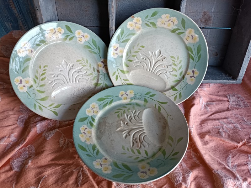 French Brocante - For Sale - Set of Three Asparagus Plates Description: <p>Three early 1900's asparagus plates with transfer decoration and moulded drain and reserve for the butter</p>

<p>9" diameter, note one plate has an old chip</p>

