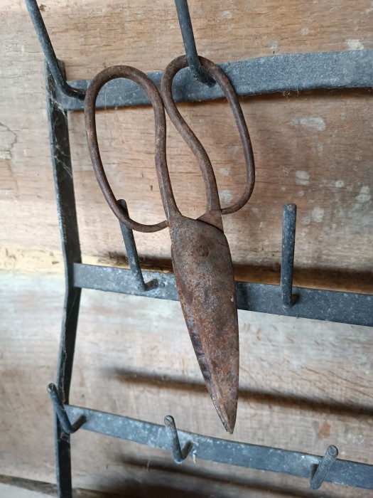 French Brocante - For Sale - Hand Forged Antique Farmhouse ScissorsDescription: <p>19th century with a lovely patina and amazingly they still cut!!!</p>

<p>24cm long, the very tip of one blade is broken off</p>
