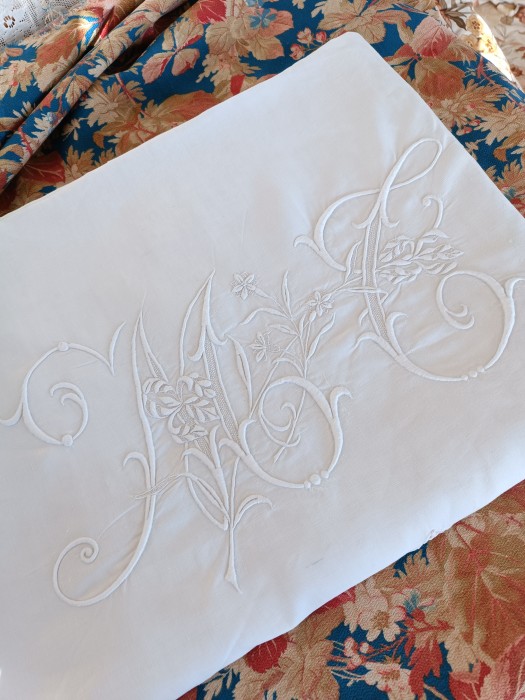 French Brocante - For Sale - Pure Linen Embroidered Heirloom SheetDescription: <p>Beautiful French antique linen heirloom sheet in excellent laundered condition, ready to use</p>

<p>This is a pure white linen, summer weight, 1.5kg</p>

<p>I can send a video to show the hand embroidery, lace inserts and drawn thread work in greater detail</p>

<p>Measures 104"/264cm by 95" 142cm</p>
