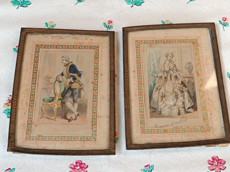 French Brocante - For Sale - Pair of Gilt Metal Frames with PrintsDescription: 
