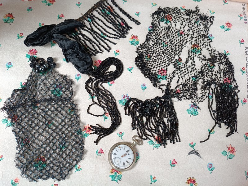 French Brocante - For Sale - Three Random Pieces of Antique TrimDescription: <p>The pot luck batch comprises a small piece of beaded tulle with a larger bead ornament, a silk bow with long tassel and a side fringe, and a piece of broken beaded net with two fringed attachments</p>

<p>All pieces are timeworn</p>
