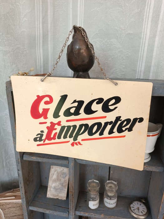 French Brocante - For Sale - Vintage Ice Cream SignDescription: <p>A fun Brocante find, this mid century plastic sign for ice cream to take away would make great kitchen decor, 24cm by 15cm</p>
