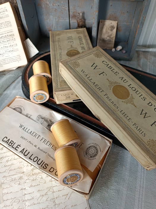 French Brocante - For Sale - Wallaert Fréres Threads Description: <p>Beautiful turn of the century boxed threads, Wallaert Fr&eacute;res sewing cotton on wooden spools, this colour is called Vieil Or, it's a light gold tone<br />
&euro;4 per bobbin</p>

<p>A full box of 12 is available, message me for details&nbsp;</p>

