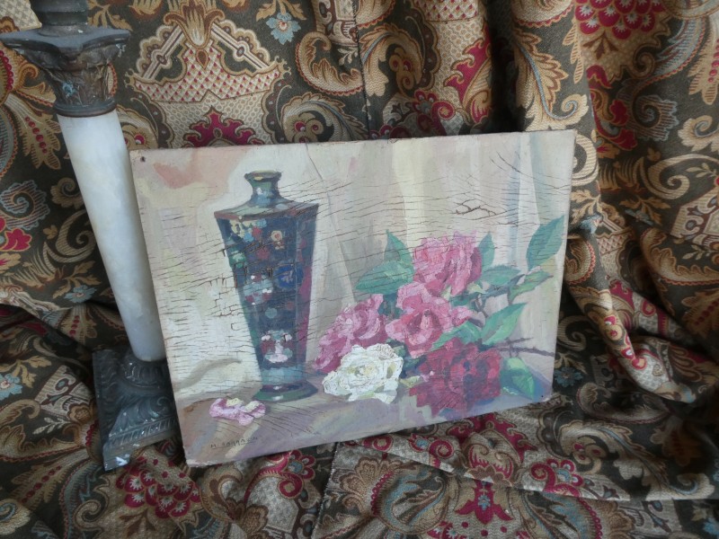 French Brocante - For Sale - Original Oil on Board Still LifeDescription: <p>Original mid century oil on board. It has a lovely crackle to the paint, full of faded charm</p>

<p>Written on the back is the title Roses et Cloisonne Vase and the date 29-5-44</p>

<p>We have removed it from the frame, which seems to be the trend but are happy to send it along with the gilt gesso on wood original frame</p>
